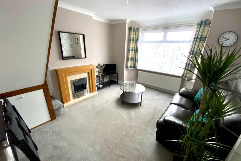 Spacious 2 Bed Apt Sleeps 4 Near Bournemouth Beach Exteriér fotografie